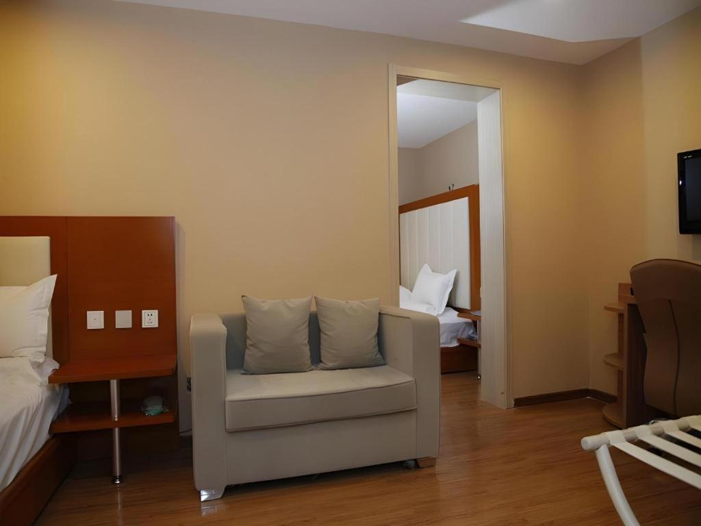 Yi Jia Hotel