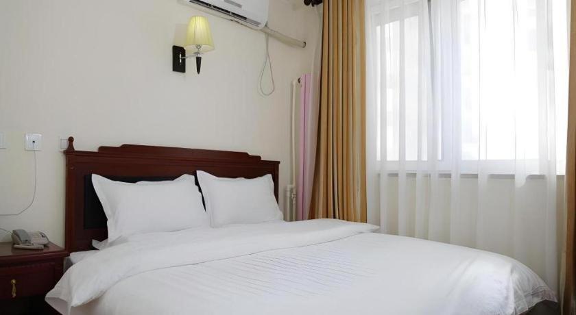 Yi Jia Hotel 2*